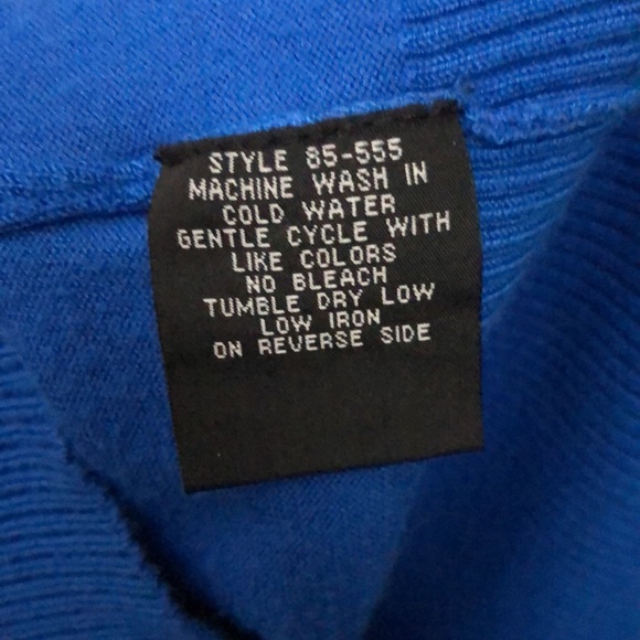 Size M Blue Sweater - Picture 3 of 4